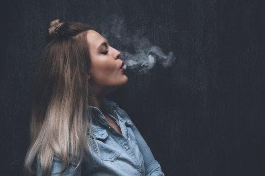 E-papierosy — praktyczny przewodnik po av vape, recenzje top modeli, porady i promocje