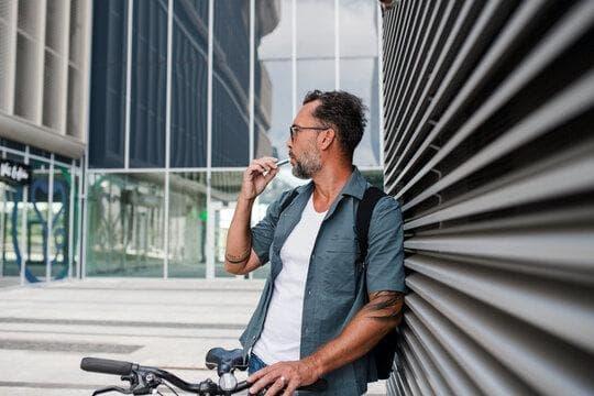 Praktyczny poradnik e-cigarettes i baza e papieros dla zaczynających przygodę z wapowaniem